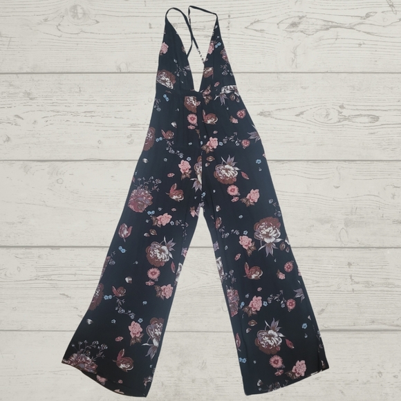 Faithfull the Brand Shutterbabe Jumpsuit in Nightingale - Picture 2 of 9